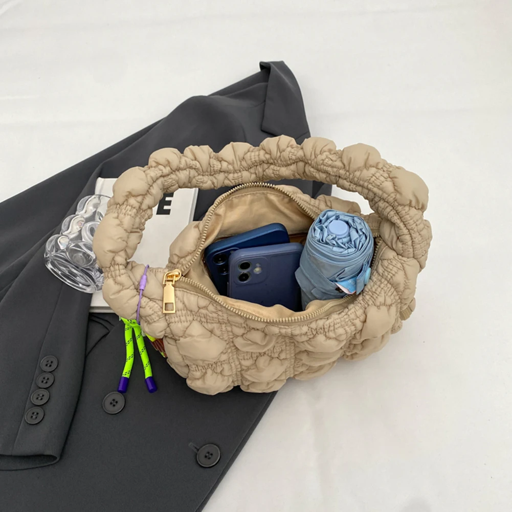 Дамски плиссированная чанта с пузырьковыми облаците, Корейската стеганая линия бродерия, чанти-тоут, модерен мрежест модел, Hasndbag, чанти под мишниците.