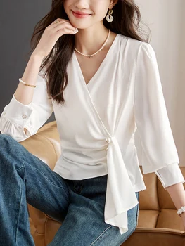 Бяла однотонная блуза, дамски блузи, Пролет 2024, Нова Корейска Мека Однотонная перлена Елегантна Дизайнерска тениска с V-образно деколте, Класически ризи, Основна блуза