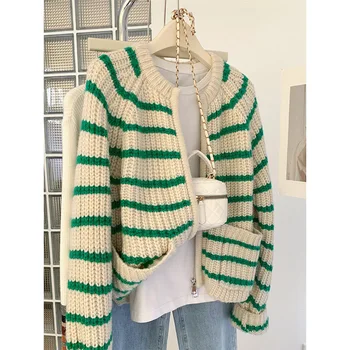 Вязаный жилетка с цип в зелена ивица, Корейската версия, Женски есенно-зимния случайни свободен пуловер, плътно топло палто в изчистен стил.