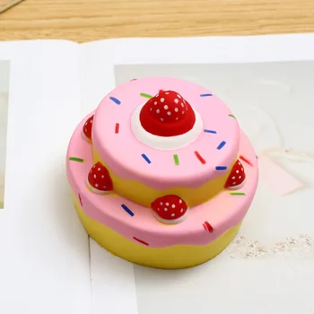 Изкуствена имитация на тортата Бавен отскок Ягодов торта Подпори за витрини Украса за снимане C Декорация на кухня